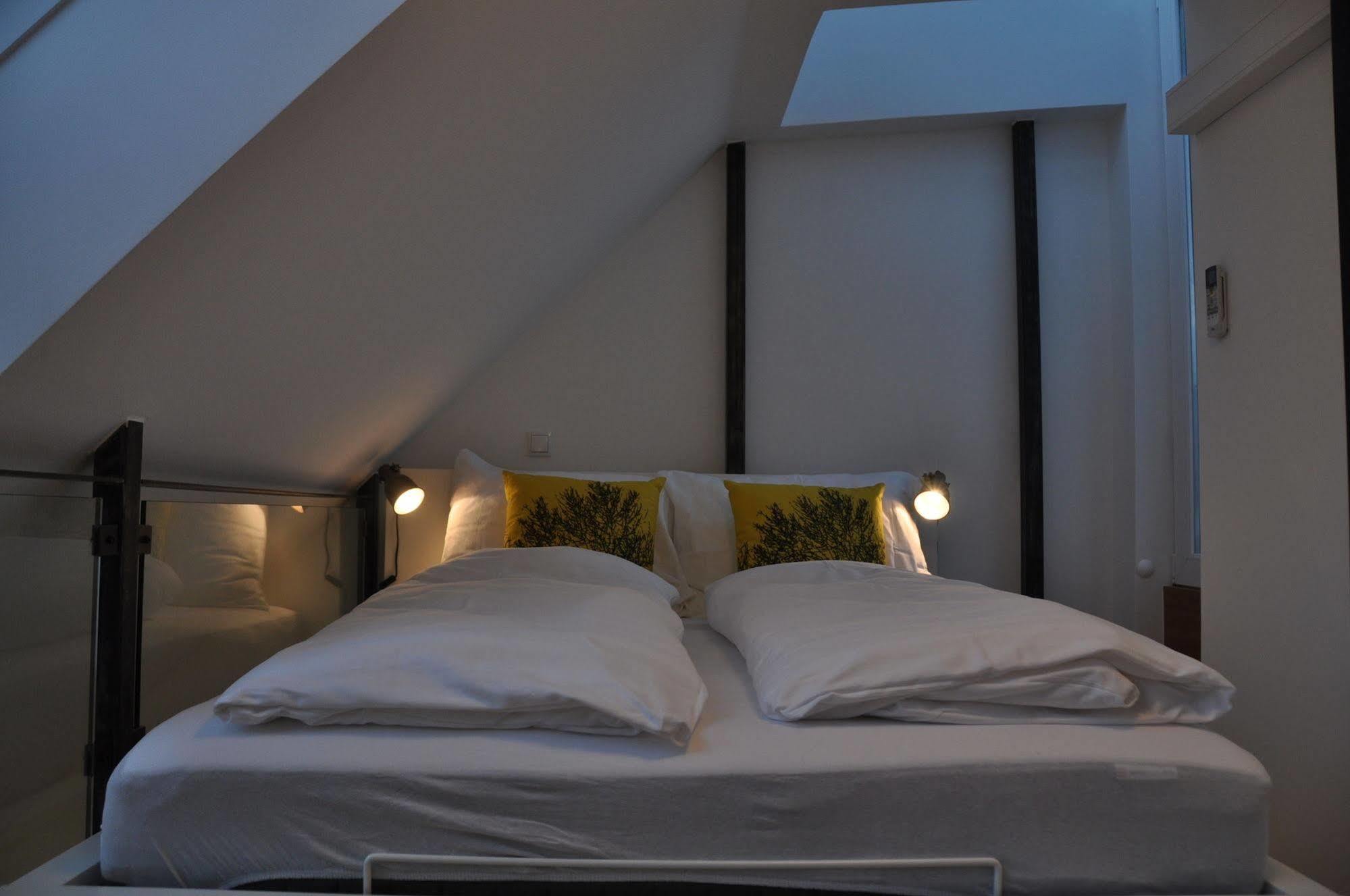 Getreidemarkt 10 Serviced Wien
